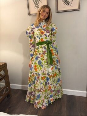VTG 70’s Amazing Floral Cream Floral Maxi Dress with Green Velvet Sash Size XS